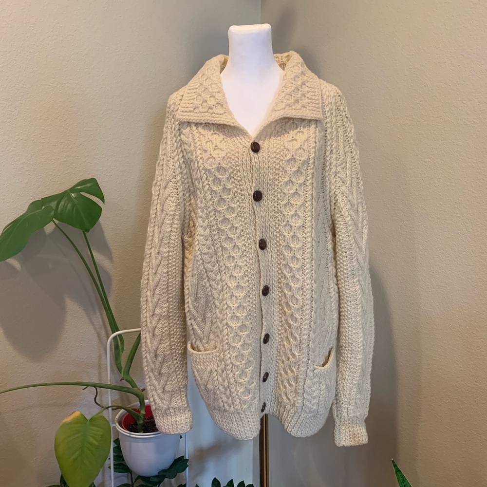 Vintage Hand knit 100% Wool sweater Large
